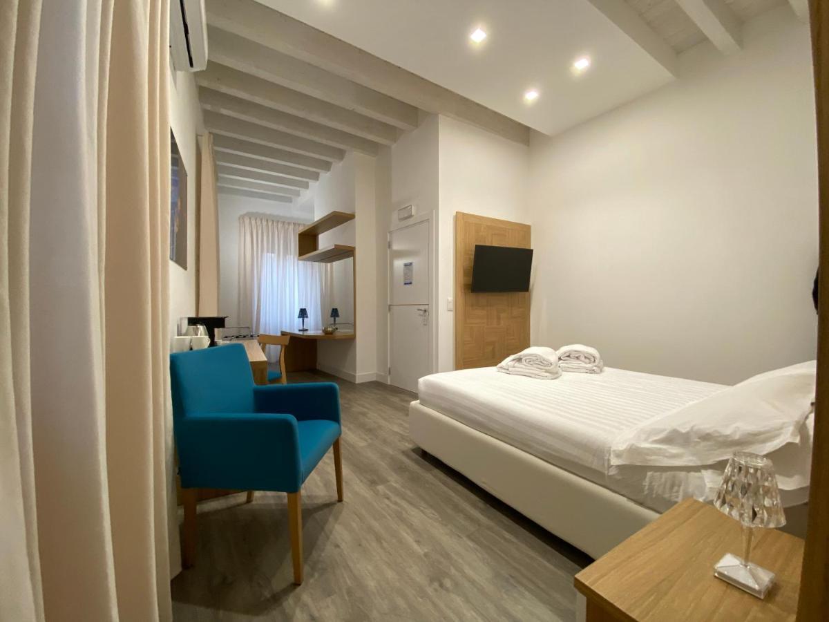 Star Suite Taranto Exteriör bild